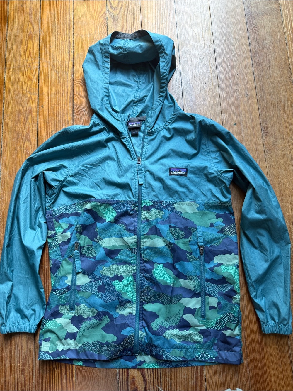 Patagonia Teal and Green Camo Kids Windbreaker